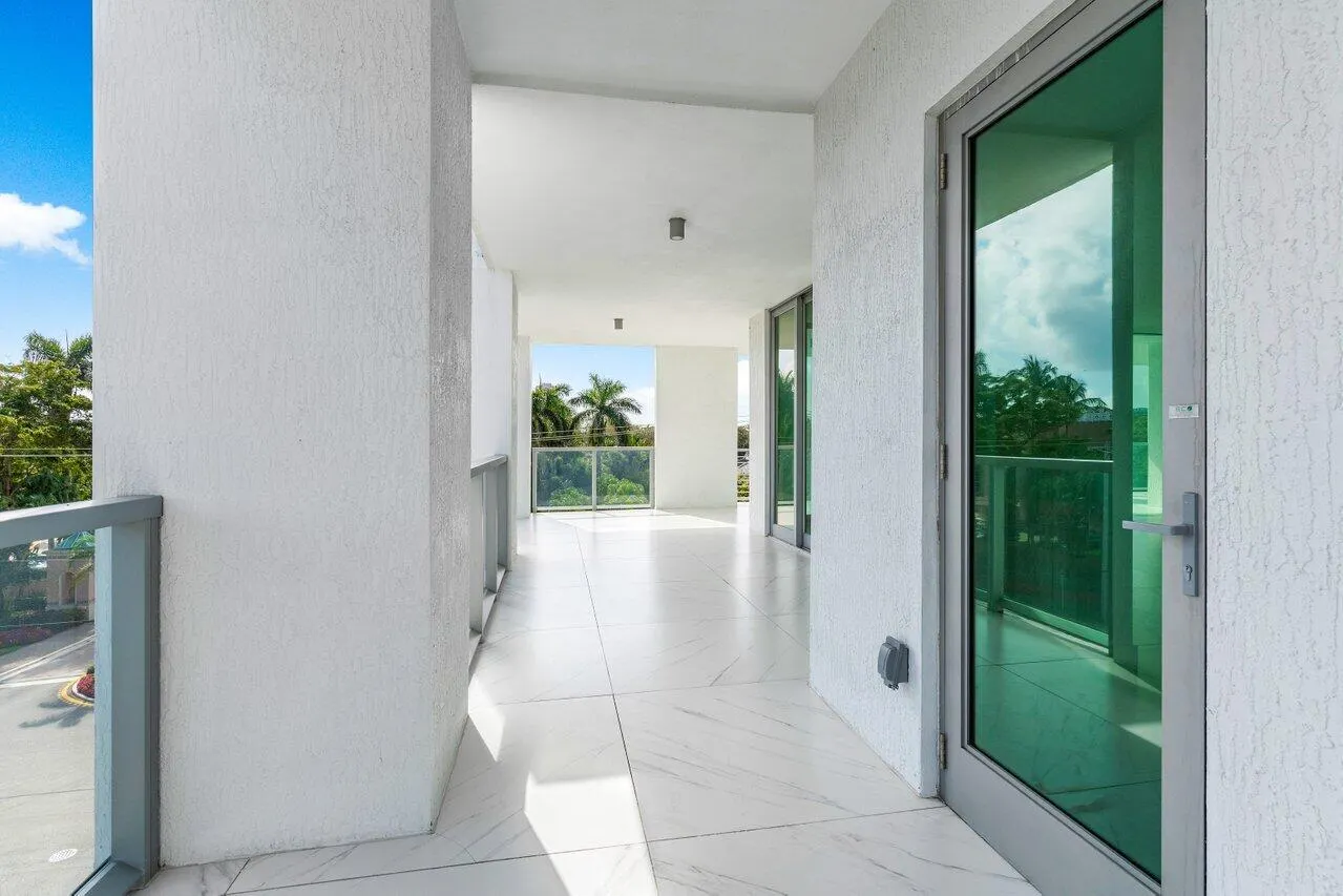 495 E Royal Palm Road, #402