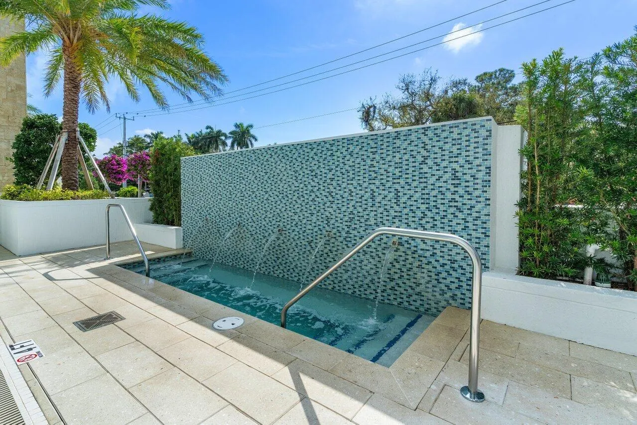 495 E Royal Palm Road, #402