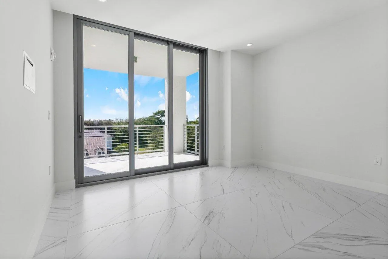 495 E Royal Palm Road, #402