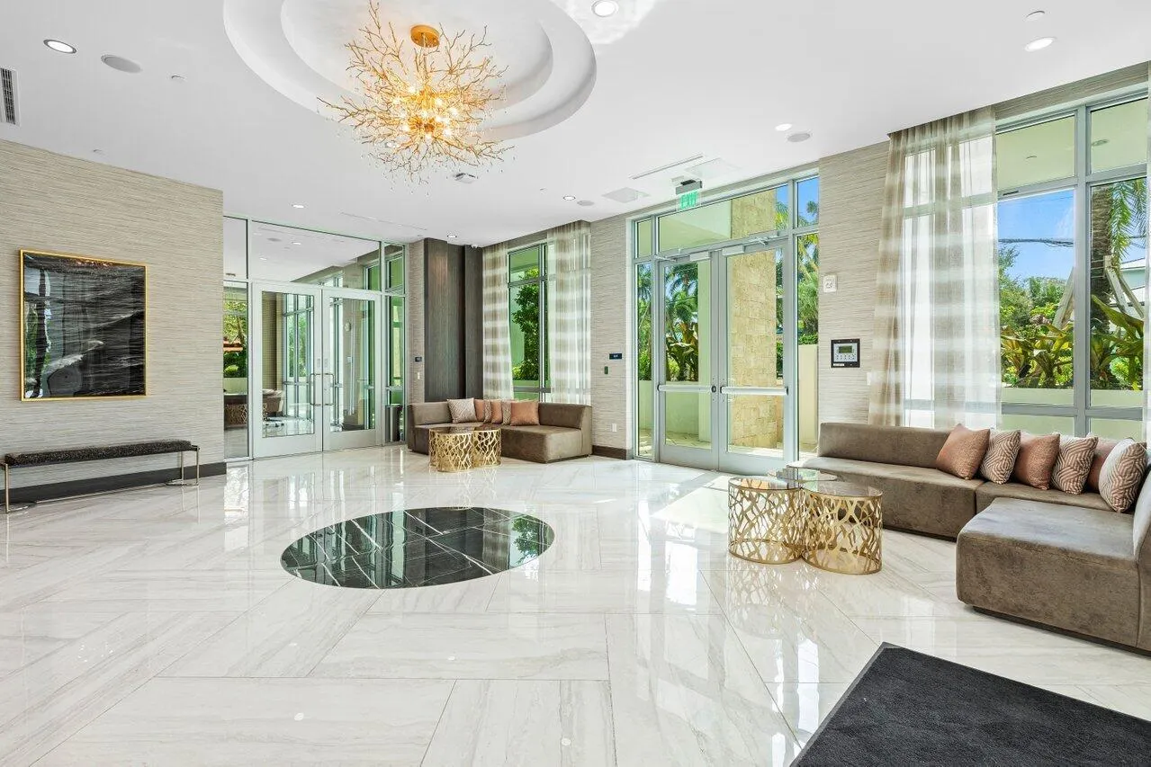 495 E Royal Palm Road, #402
