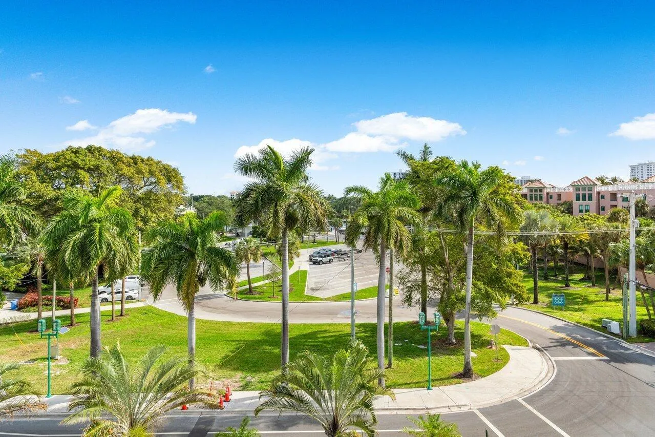 495 E Royal Palm Road, #402