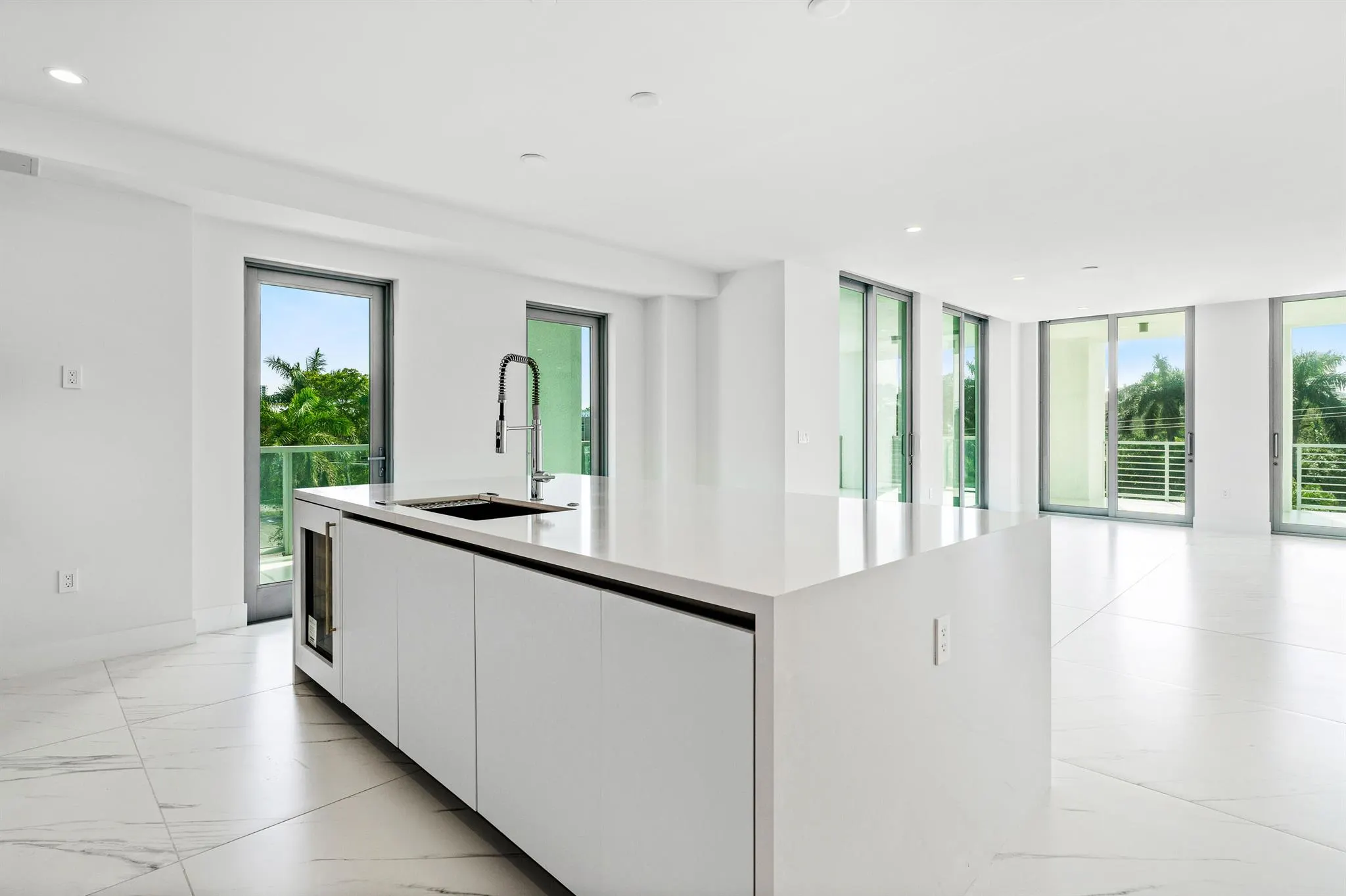 495 E Royal Palm Road, #402