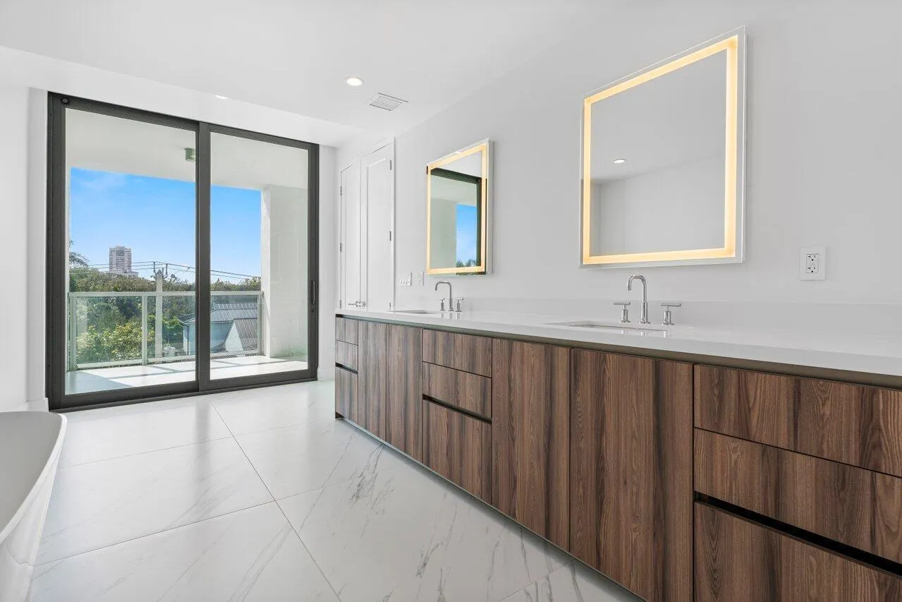 495 E Royal Palm Road, #402