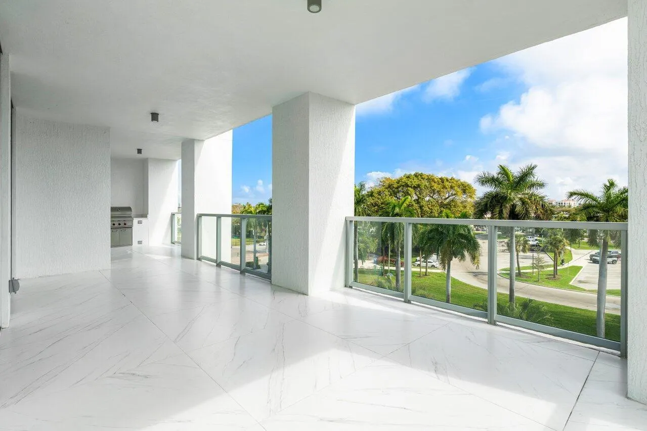 495 E Royal Palm Road, #402