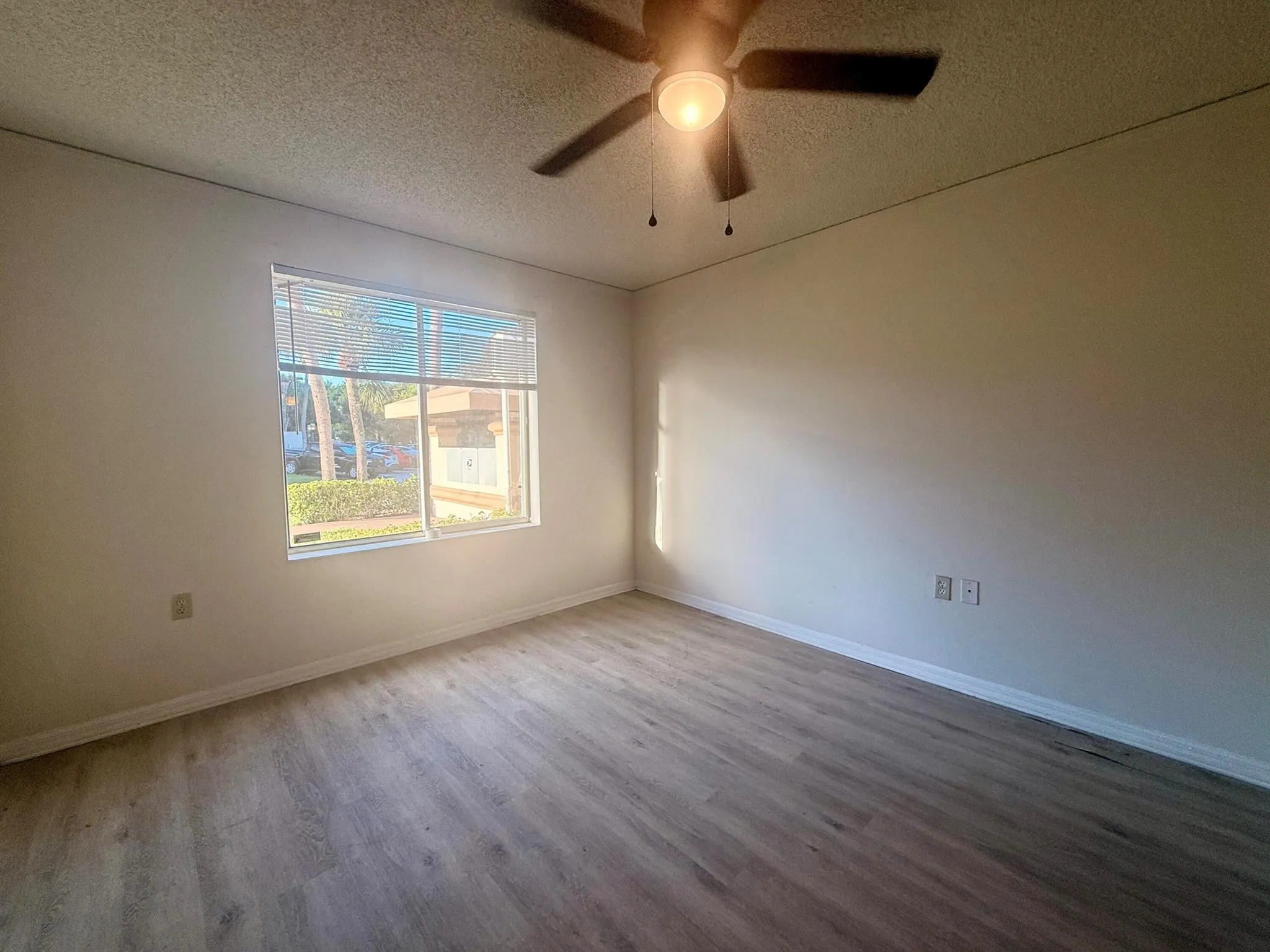 15105 Glenmoor Dr Drive