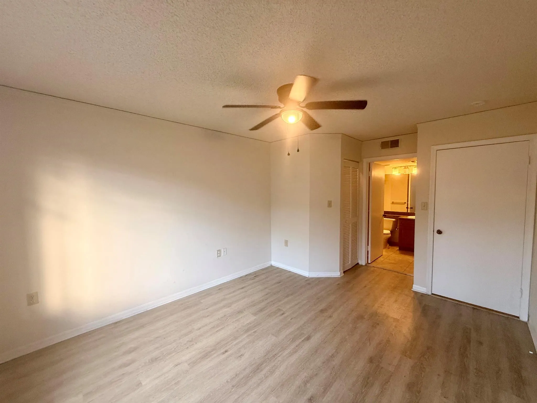 15105 Glenmoor Dr Drive