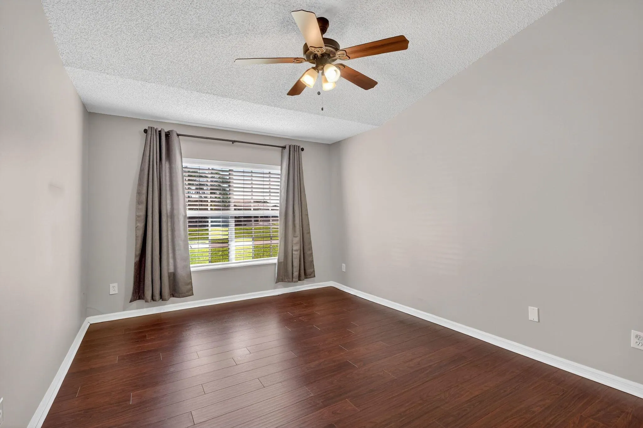 140 SW Klee Circle