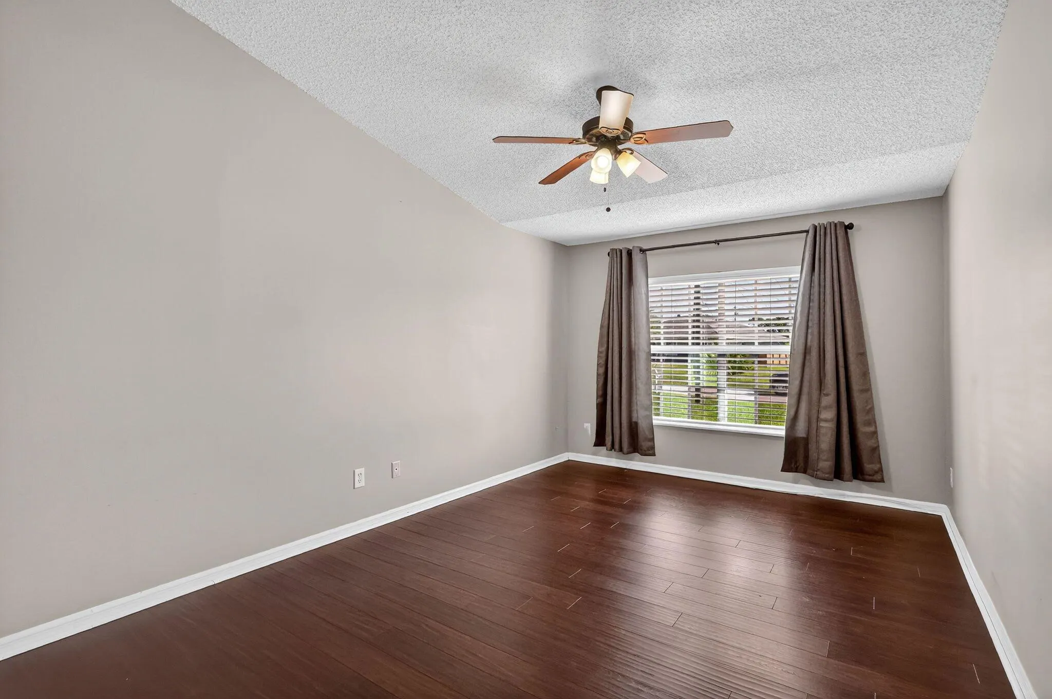 140 SW Klee Circle