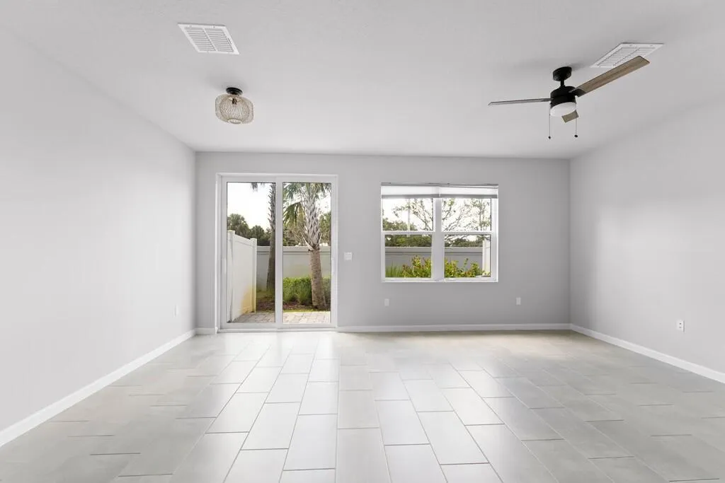 325 SE Halifax Lane, #0053