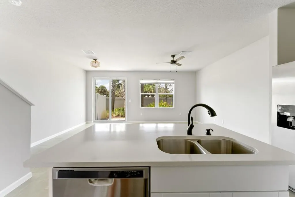 325 SE Halifax Lane, #0053
