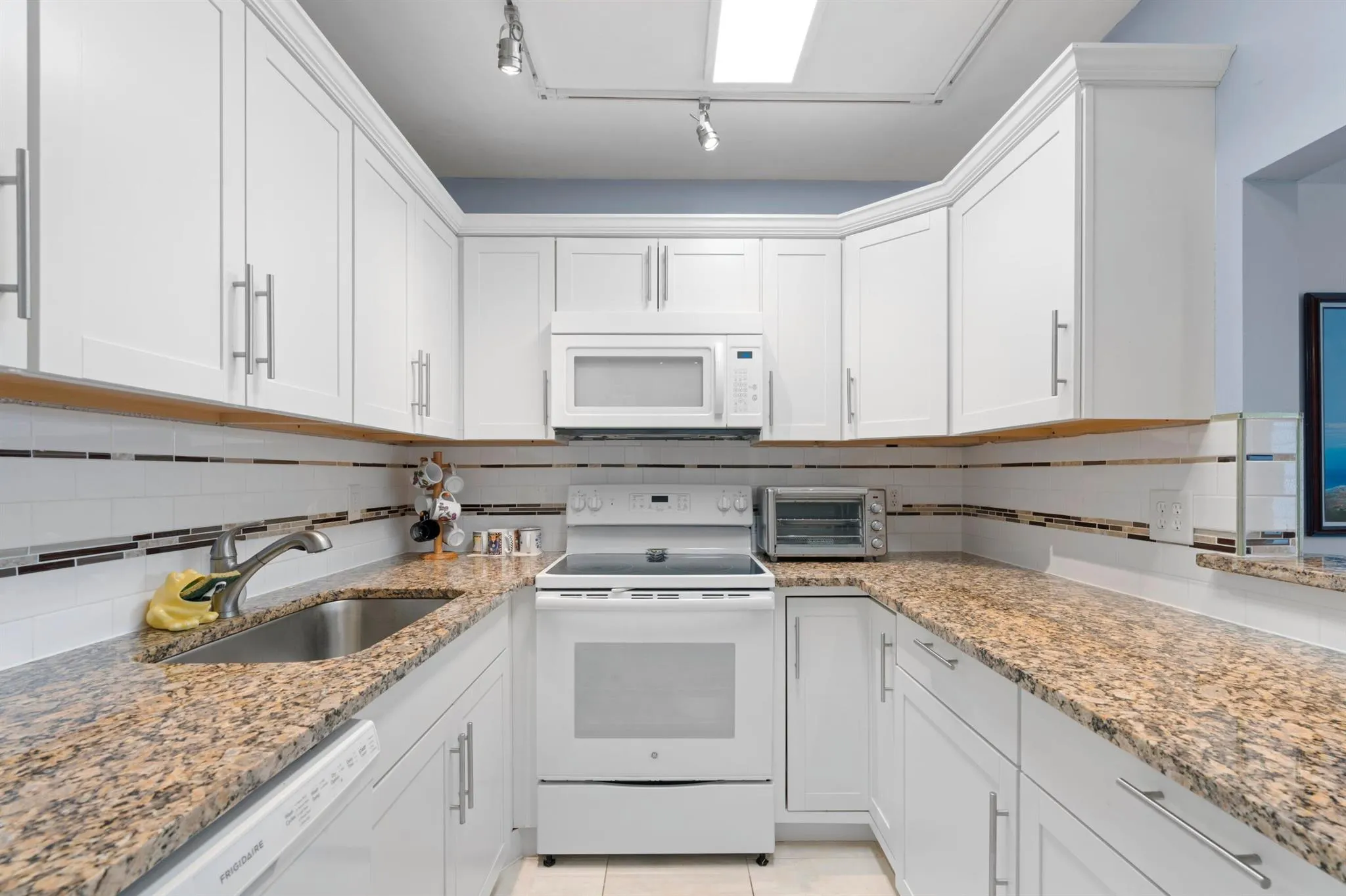 279 Coventry L