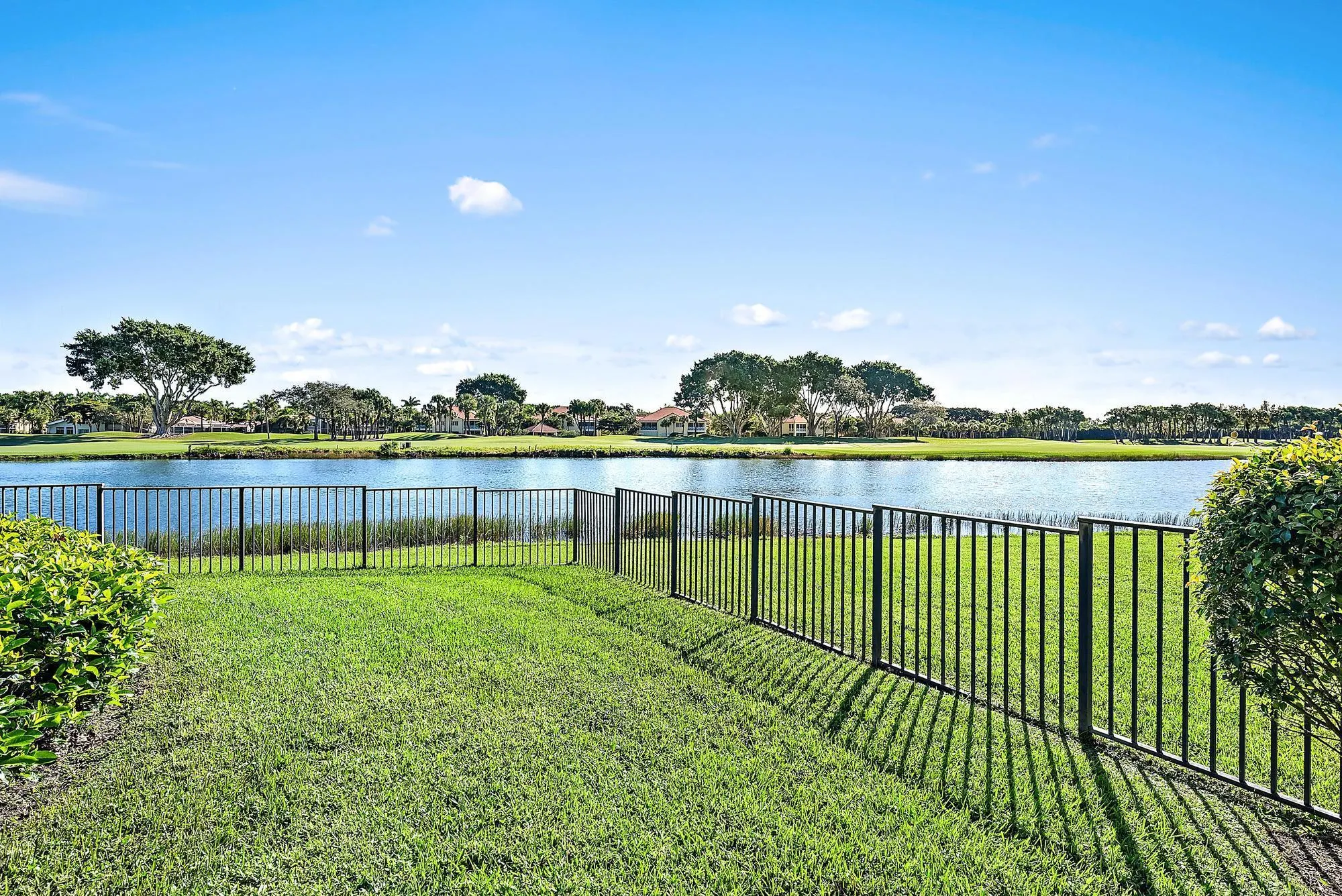10200 Blue Heron Point
