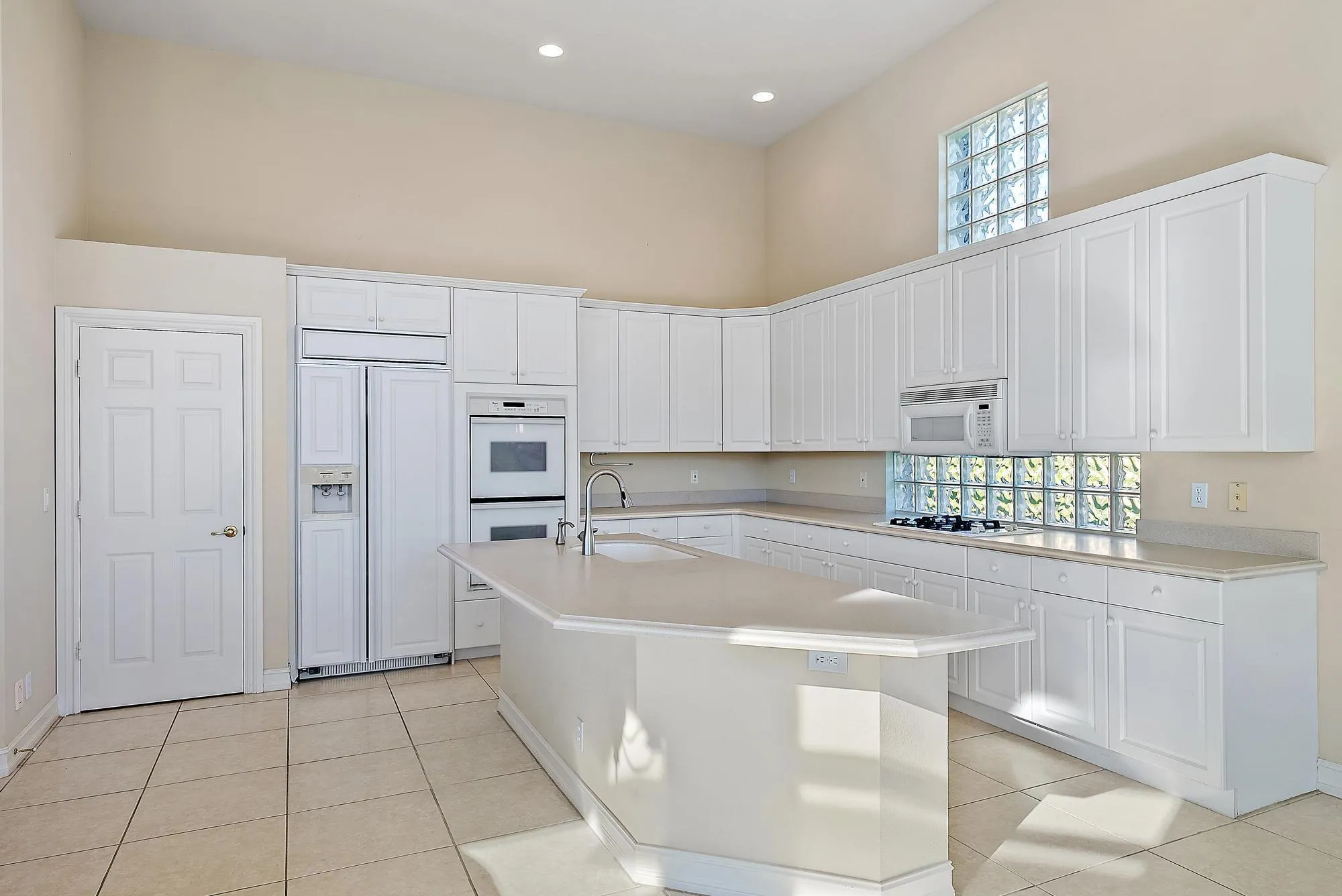 10200 Blue Heron Point