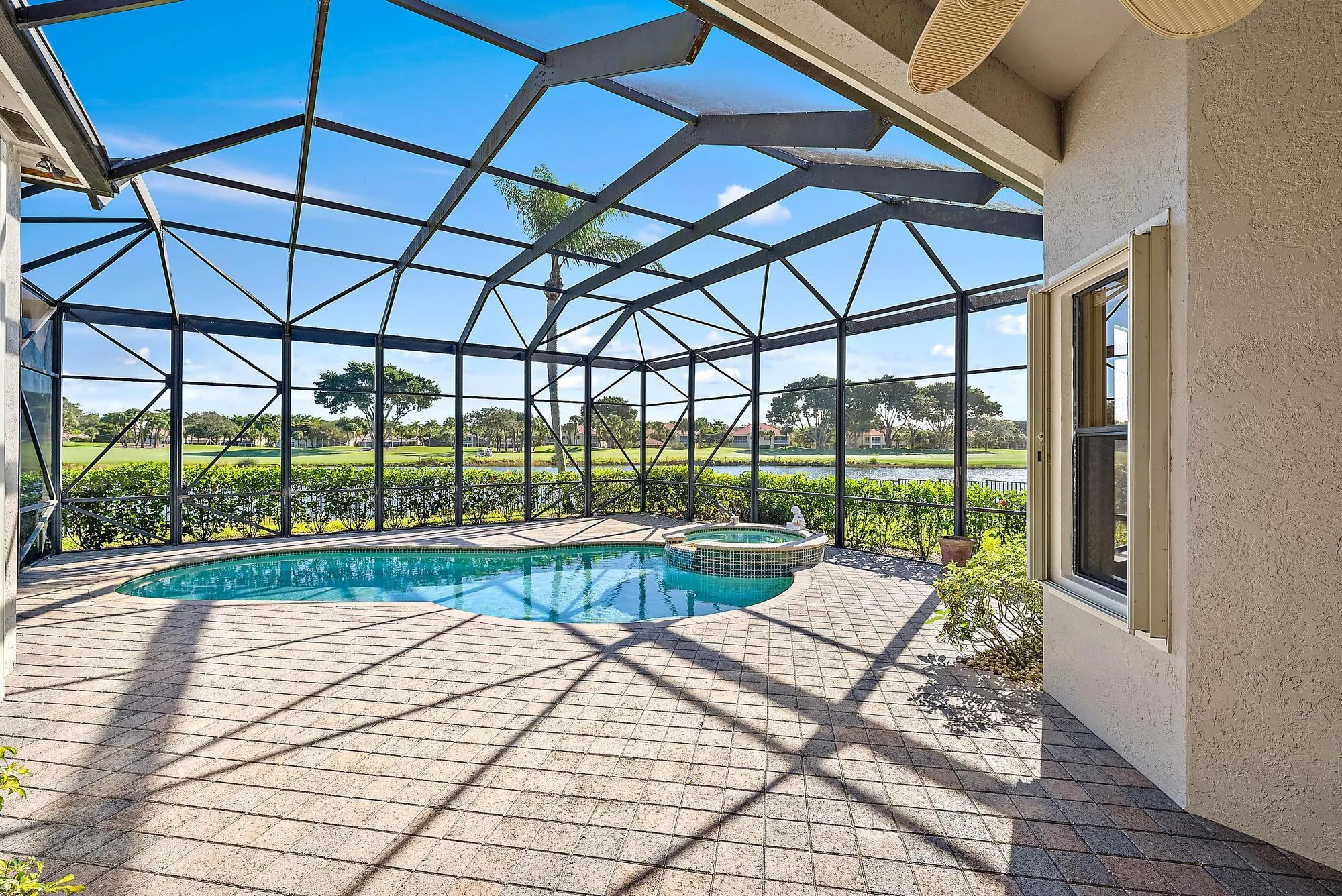 10200 Blue Heron Point