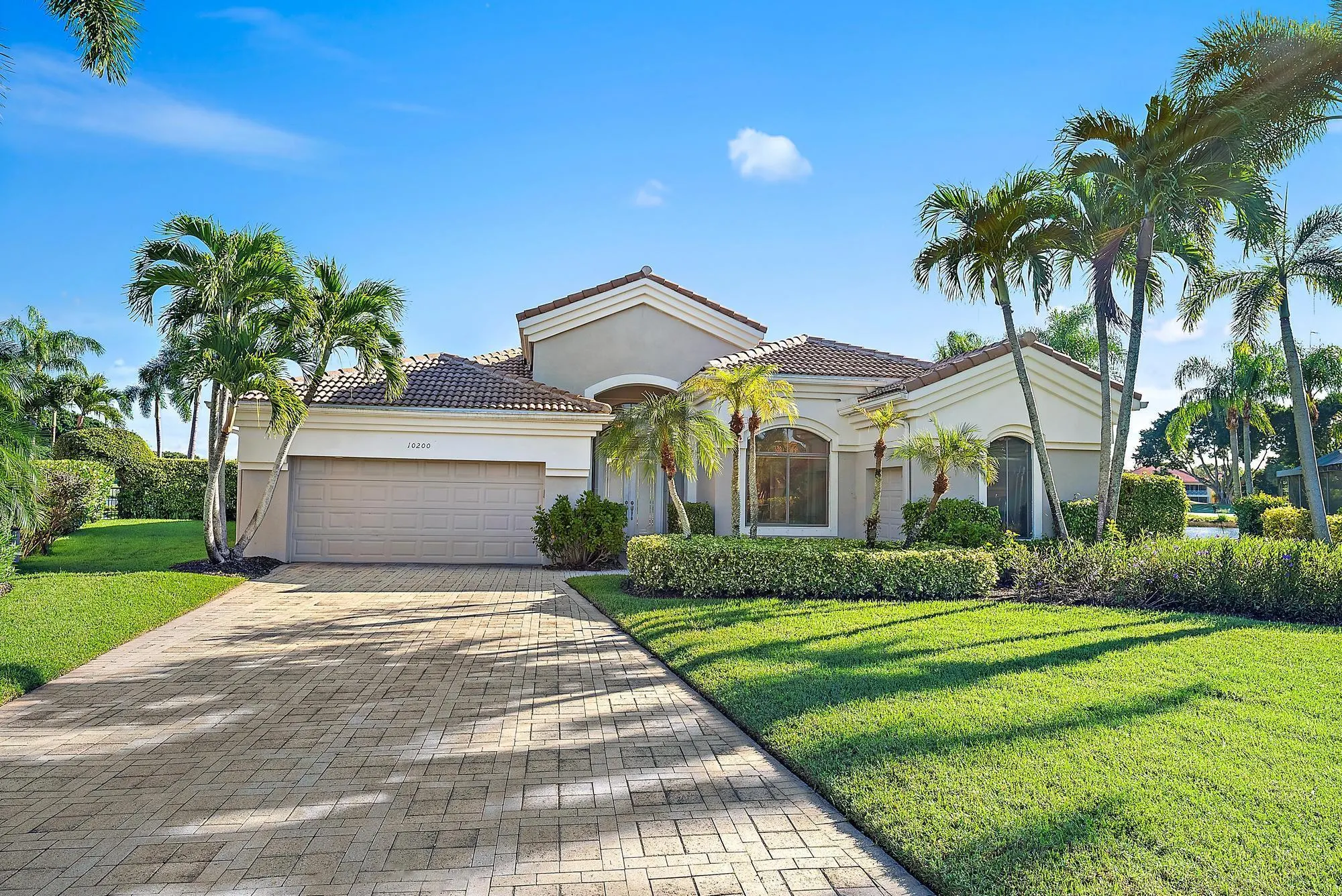 10200 Blue Heron Point