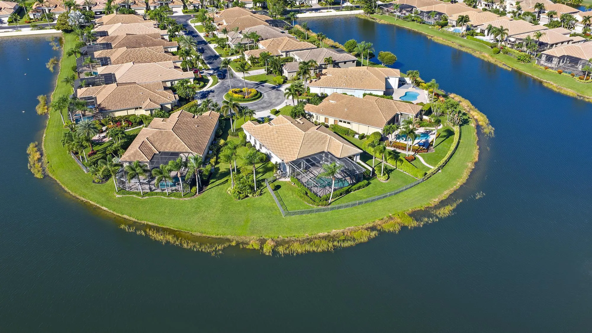 10200 Blue Heron Point