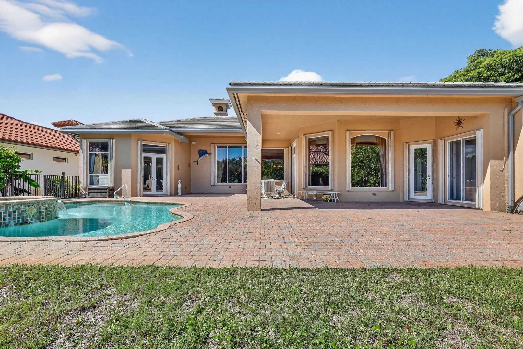 343 SW Harbor View Drive