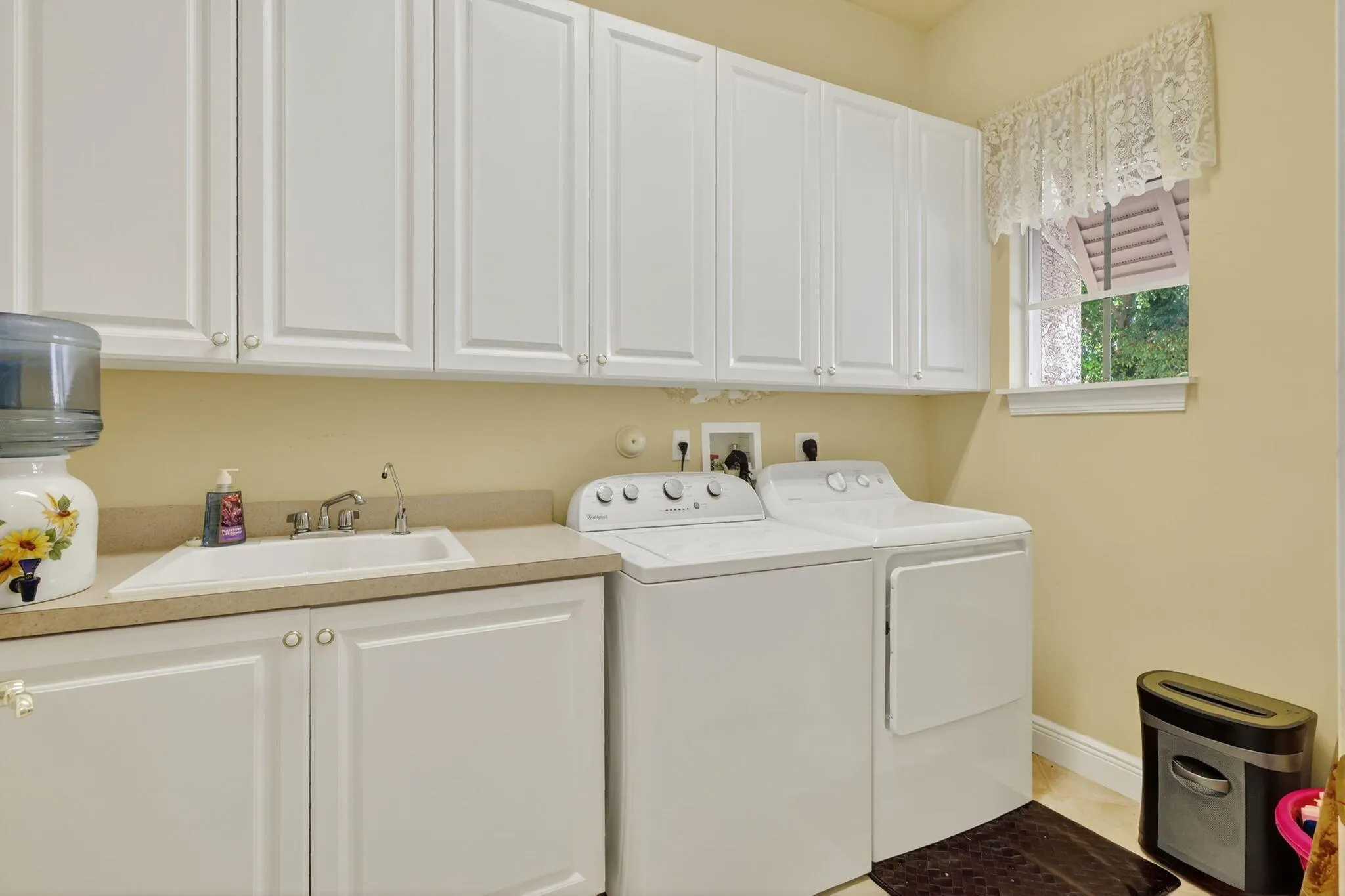 343 SW Harbor View Drive