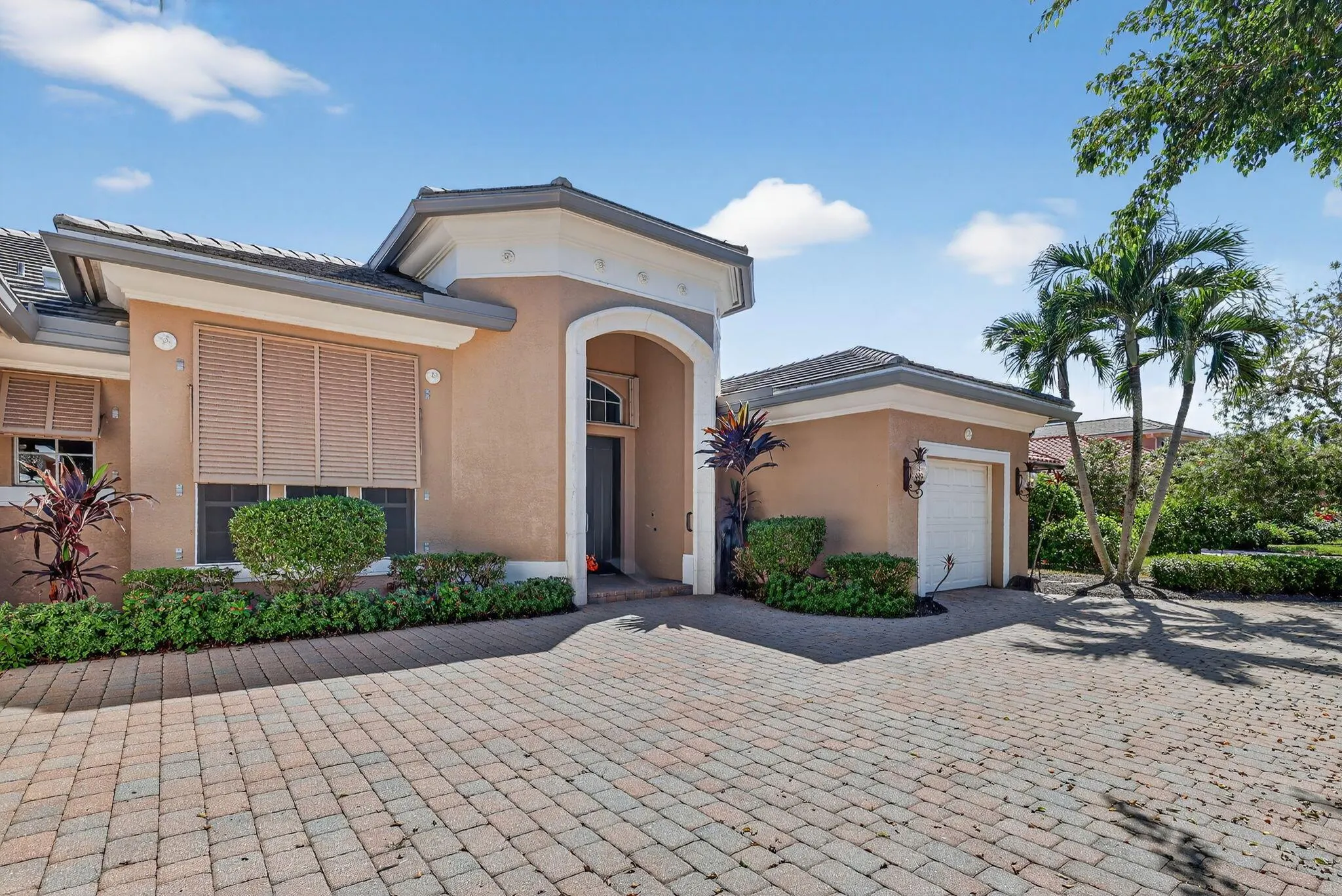343 SW Harbor View Drive