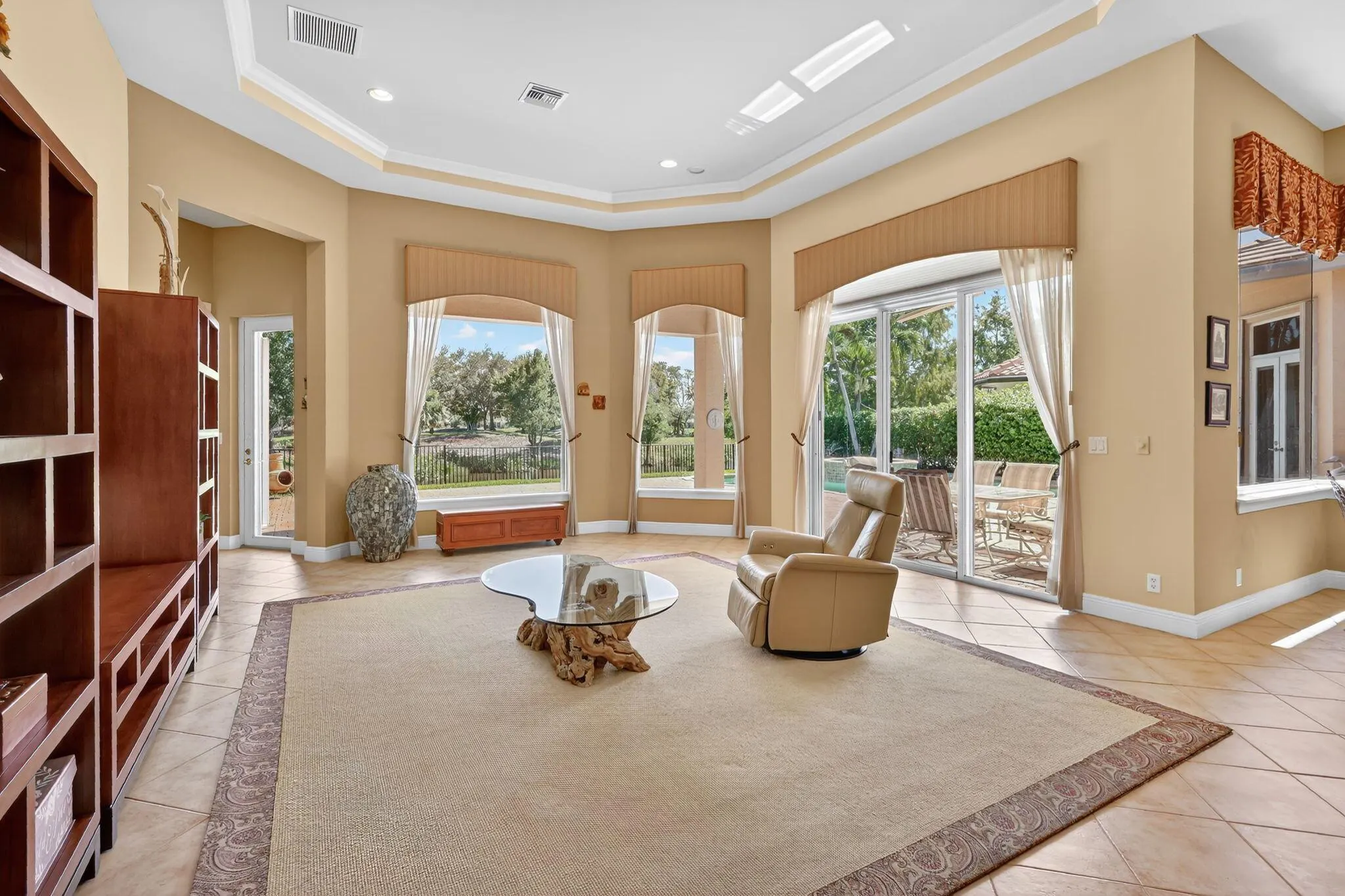 343 SW Harbor View Drive
