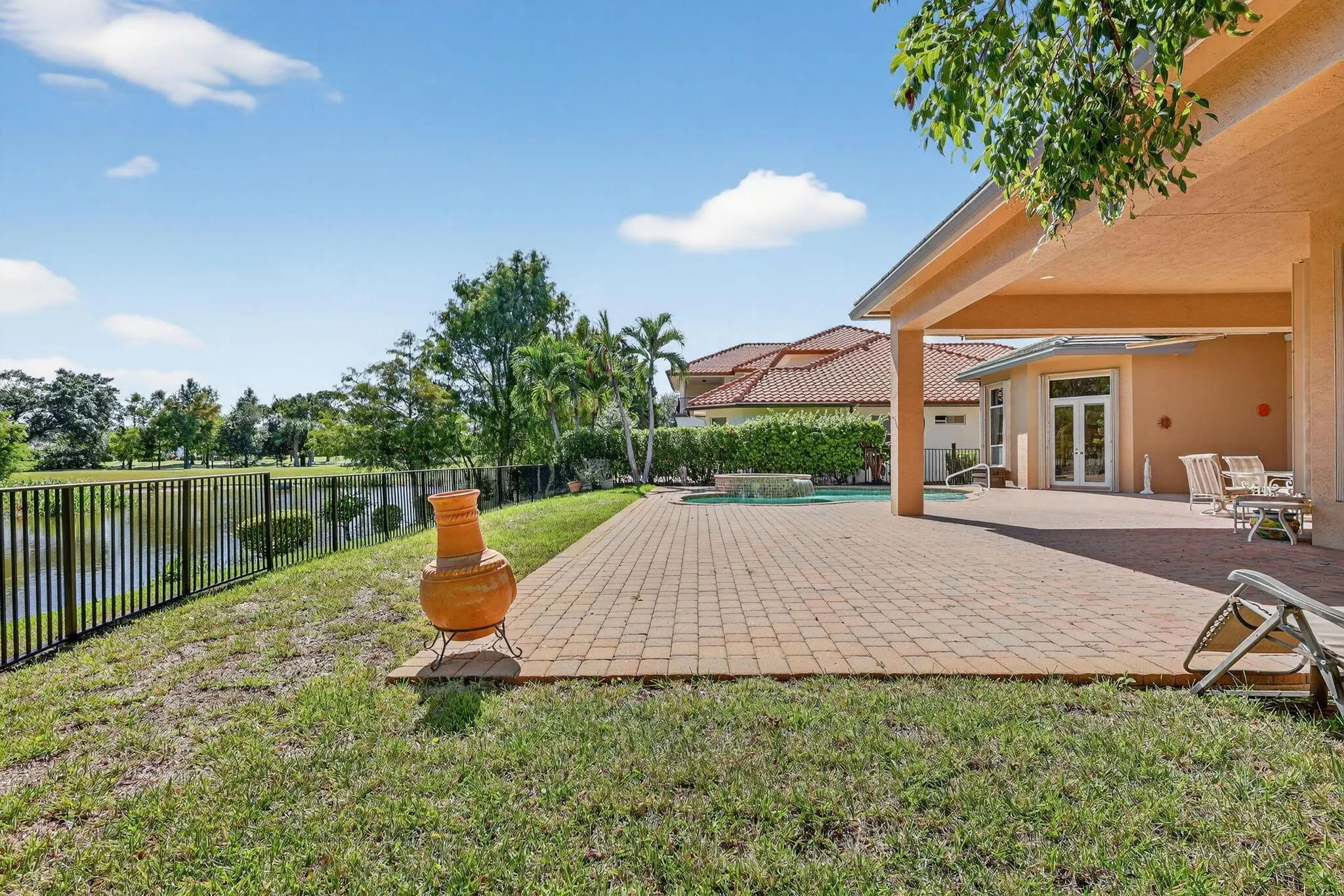 343 SW Harbor View Drive