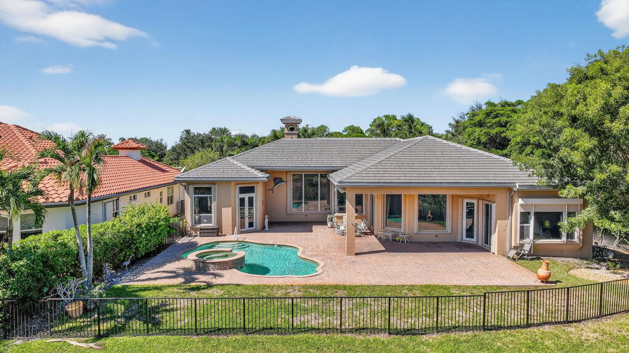 343 SW Harbor View Drive