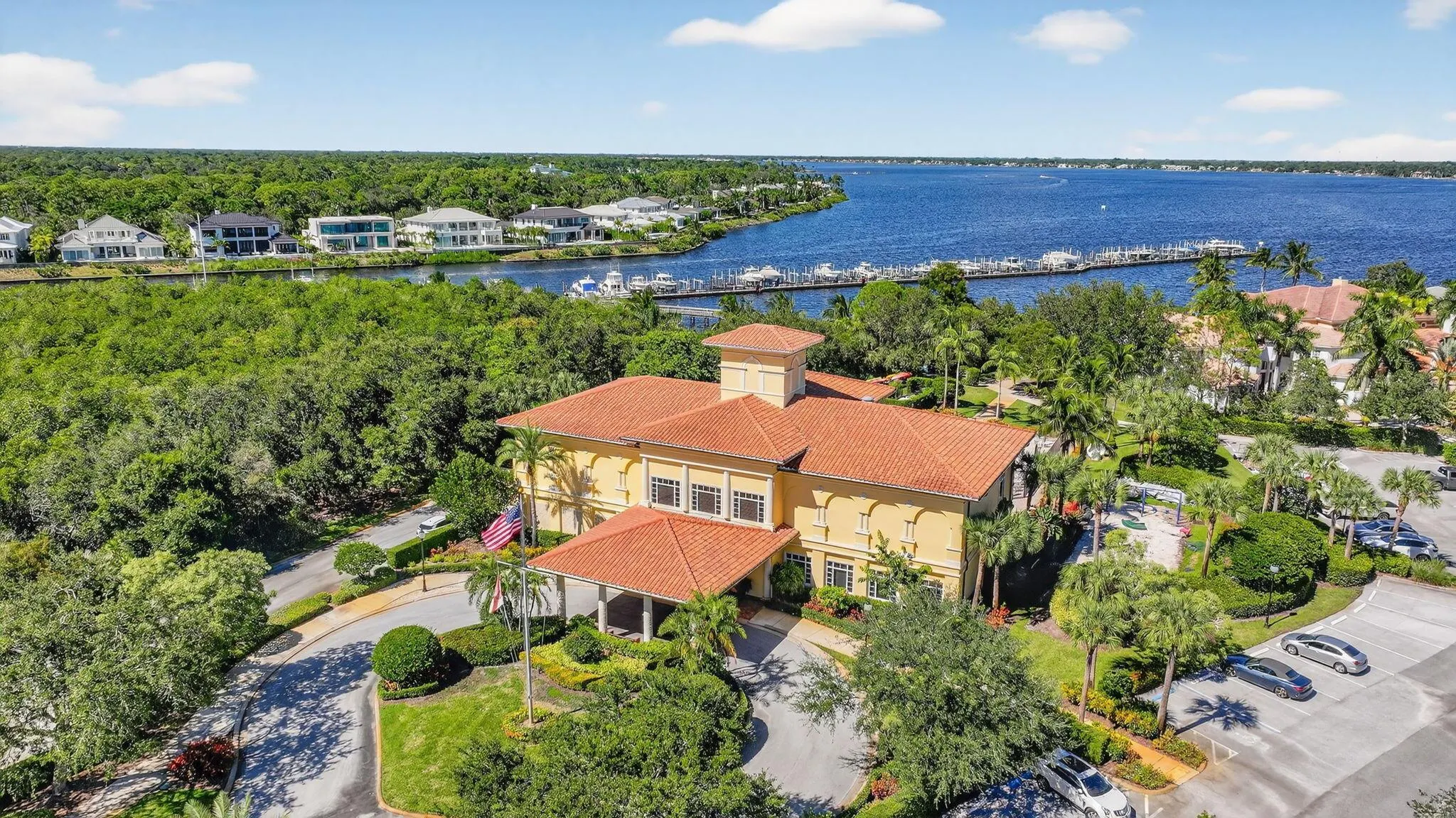 343 SW Harbor View Drive