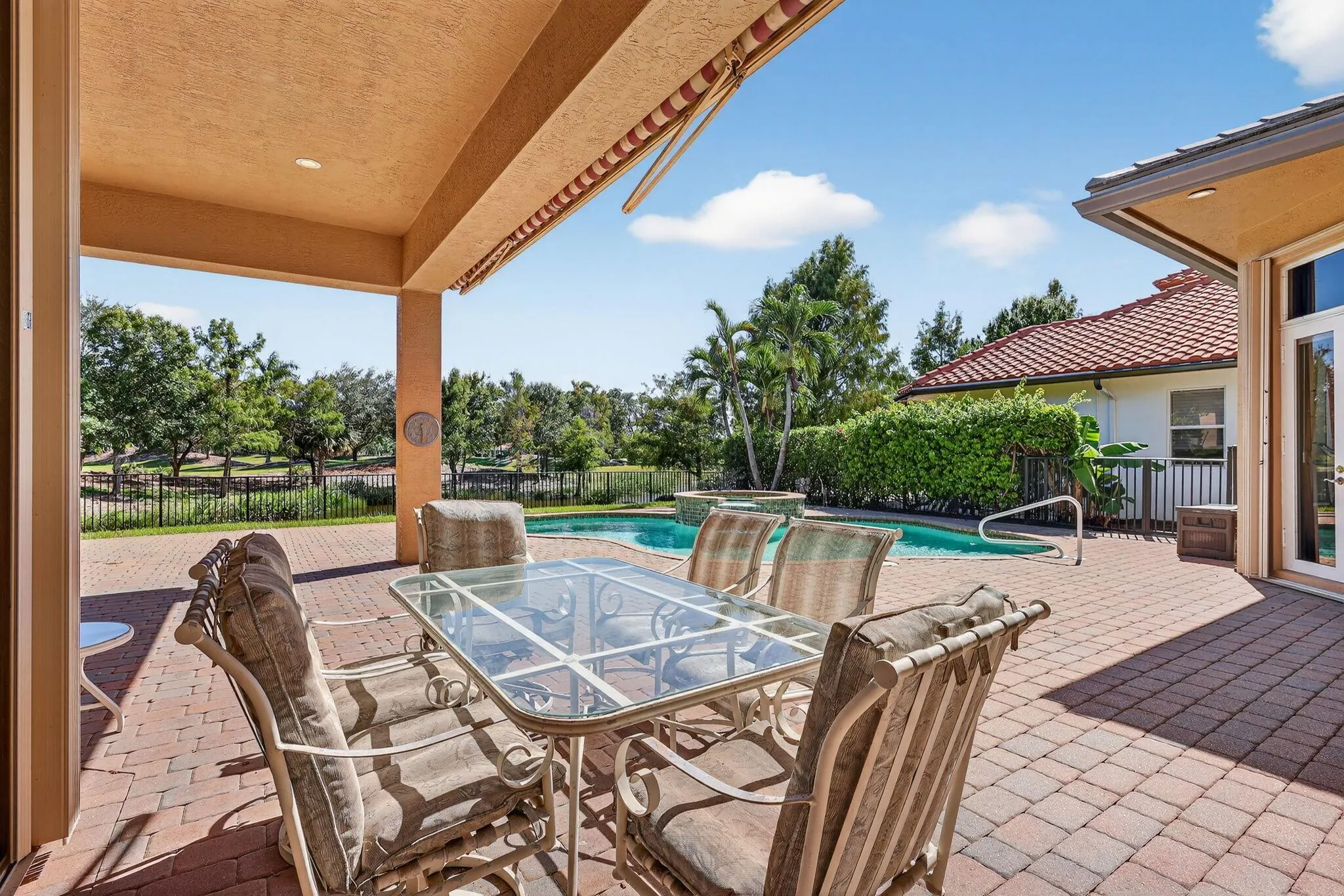 343 SW Harbor View Drive