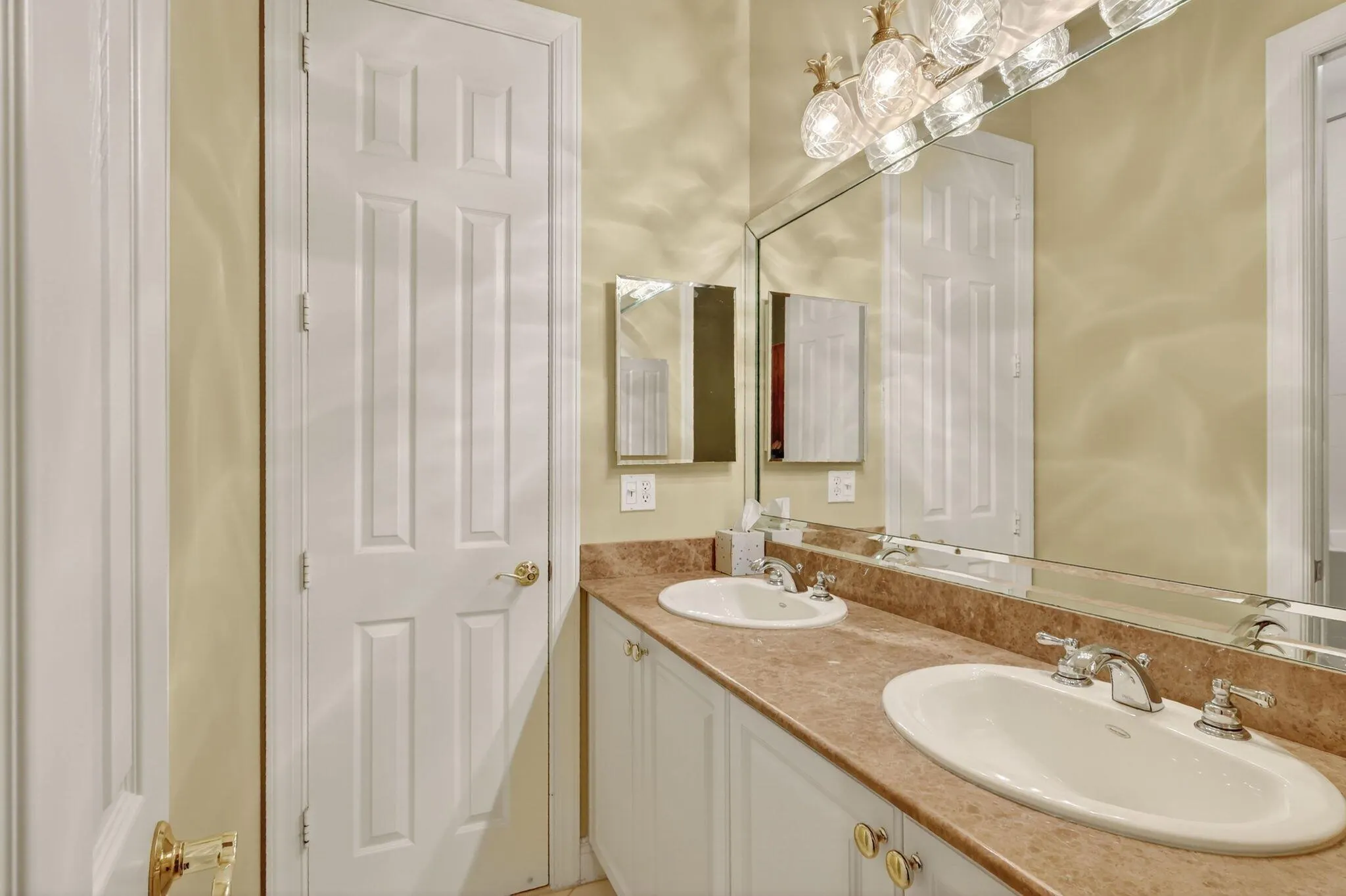 343 SW Harbor View Drive
