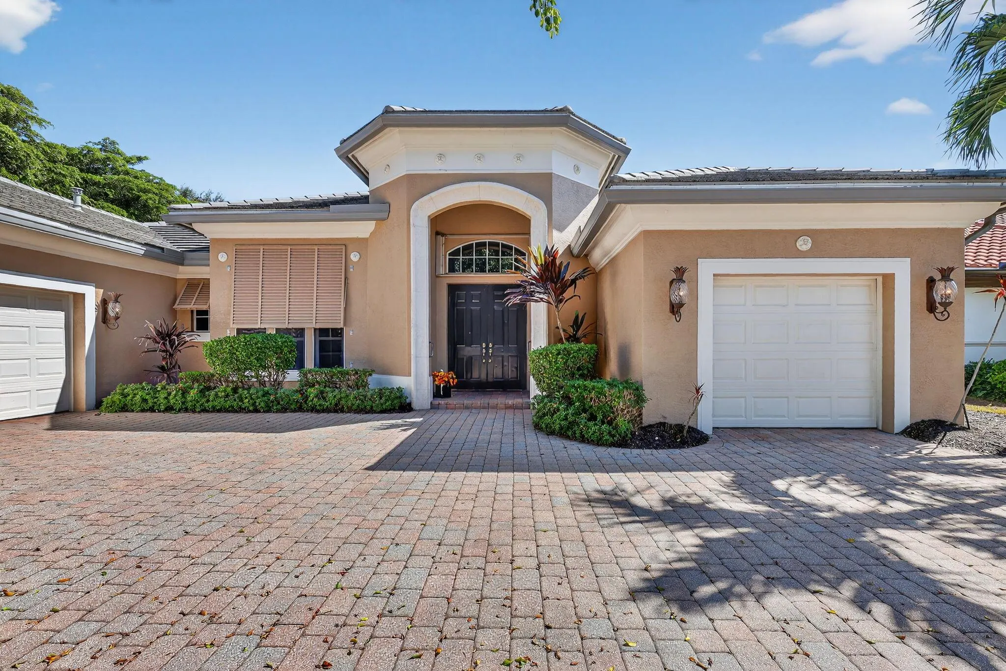 343 SW Harbor View Drive
