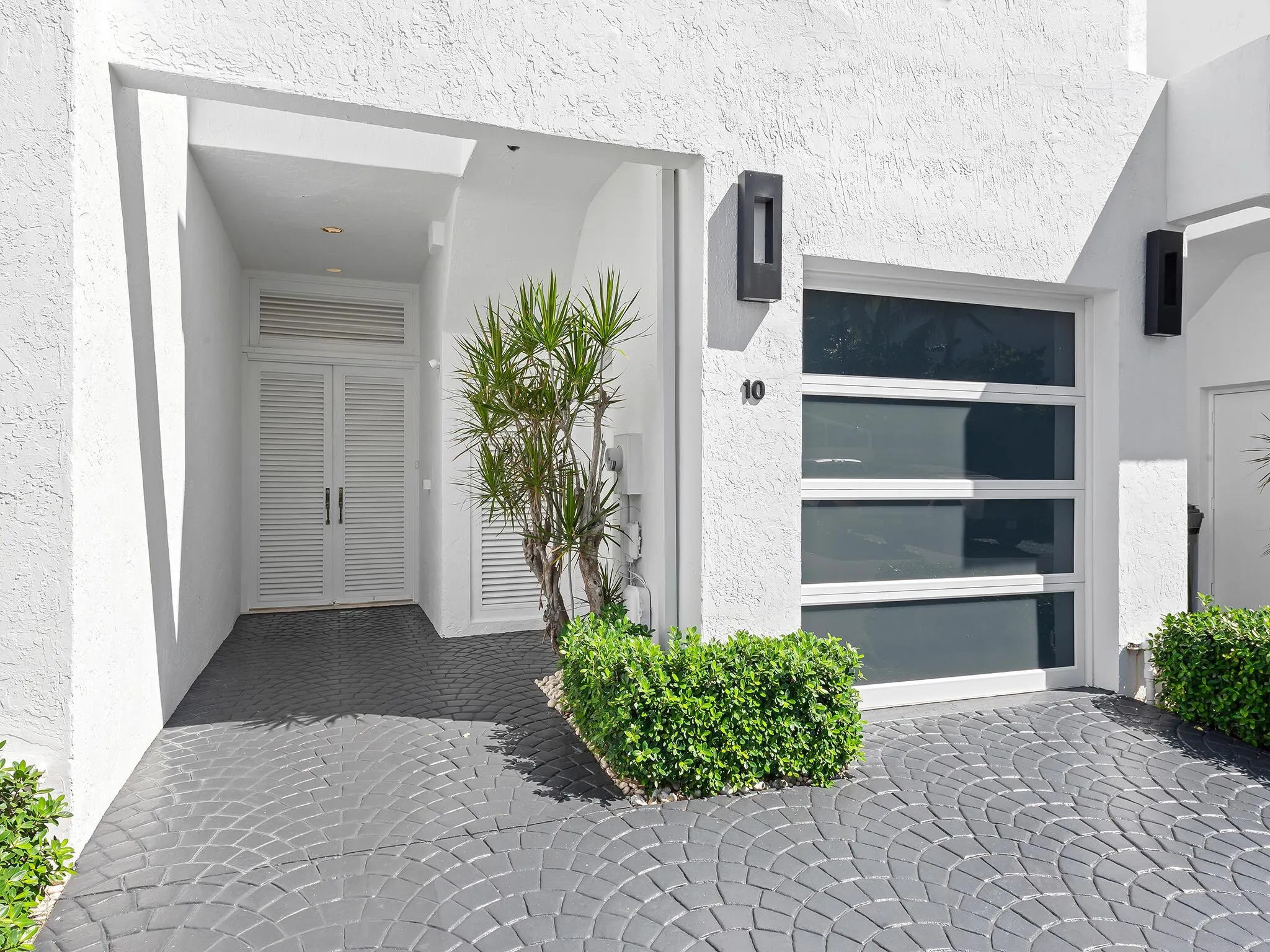 2115 S Ocean Boulevard, #10