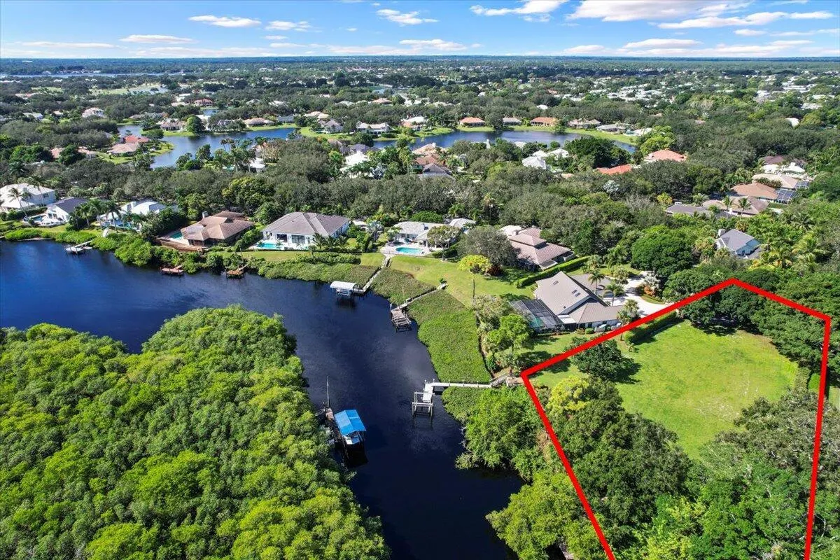 18021 SE Laurel Leaf Lane