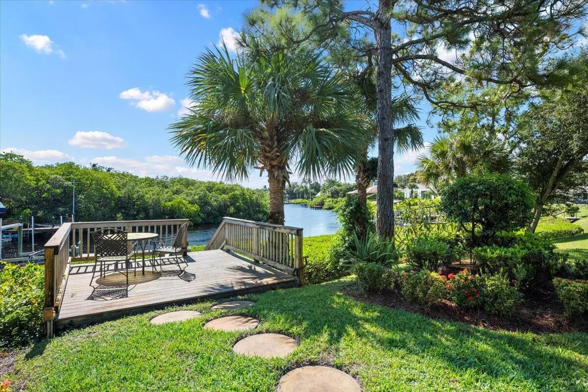 18021 SE Laurel Leaf Lane