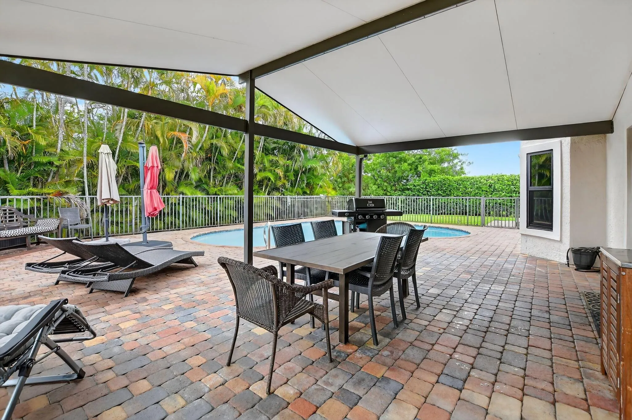 10798 Sea Cliff Circle