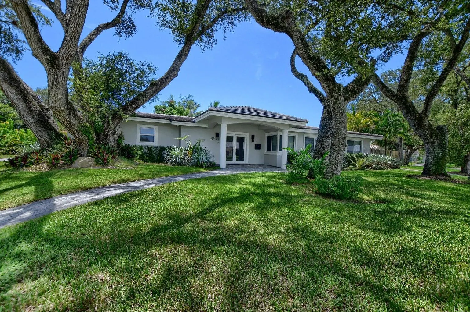 88 SW 10th Drive