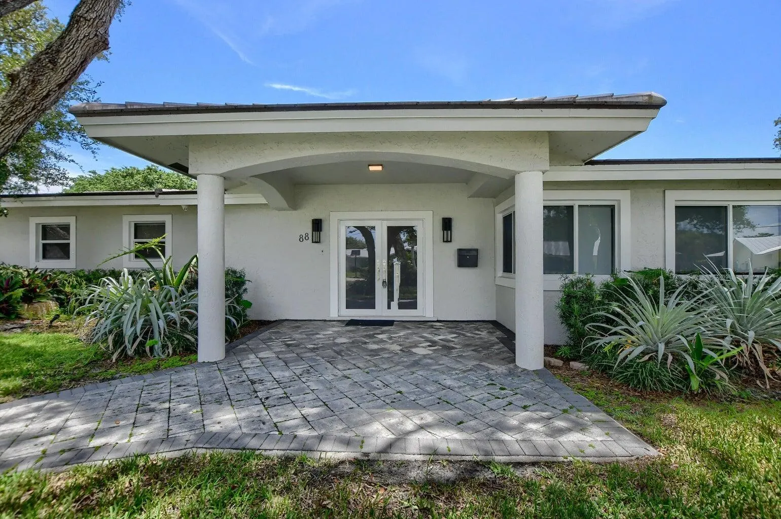 88 SW 10th Drive