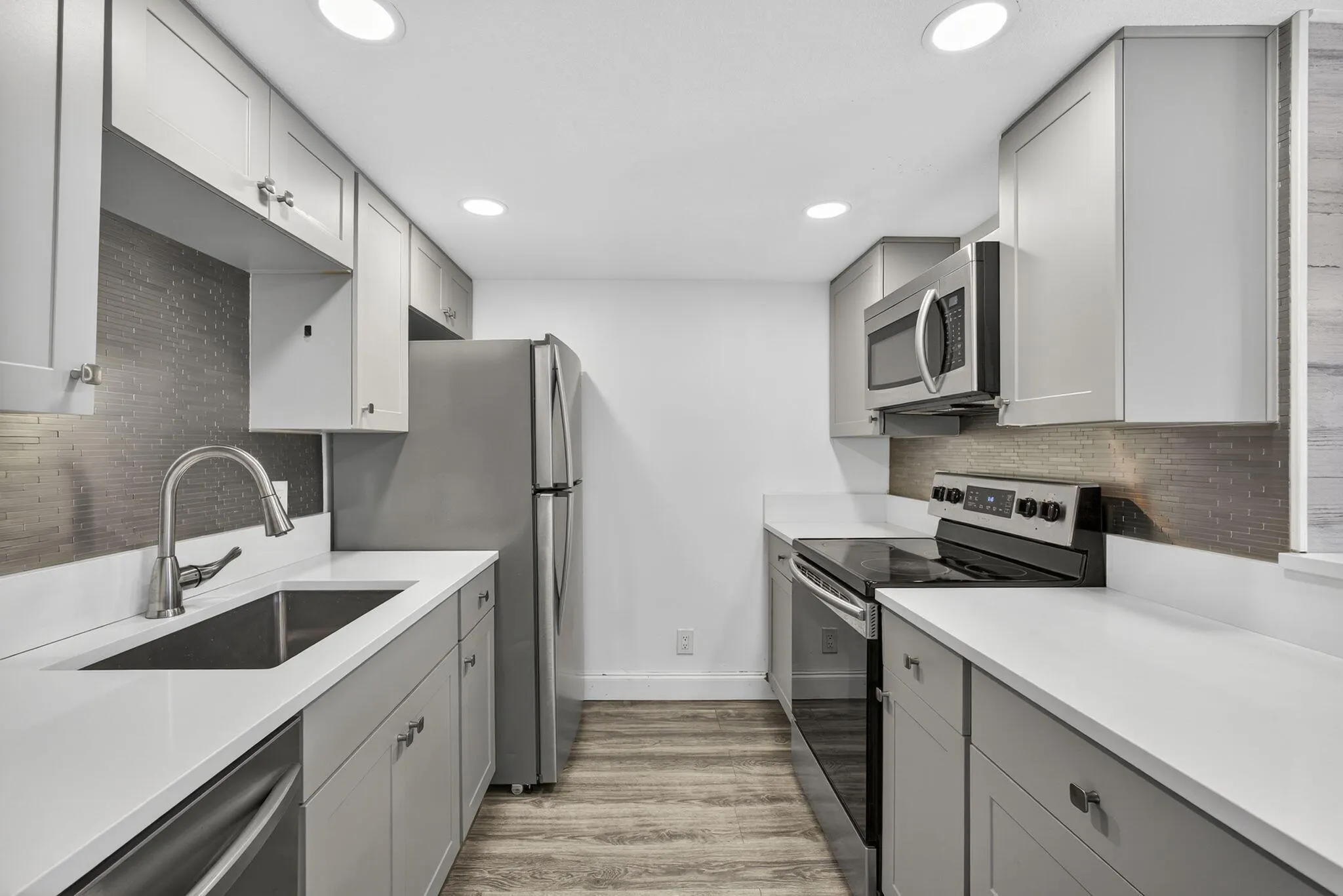 612 Executive Center Drive, #3107