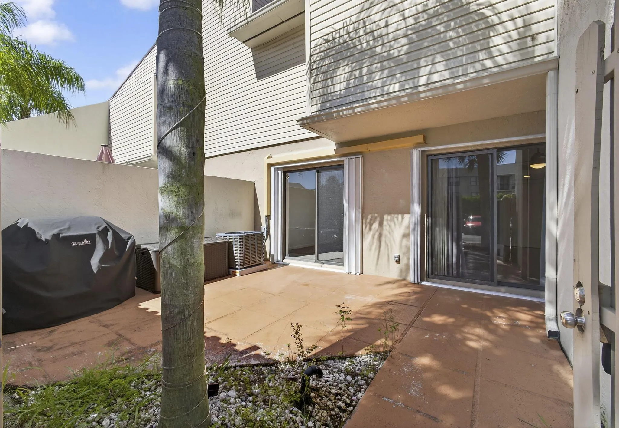 612 Executive Center Drive, #3107