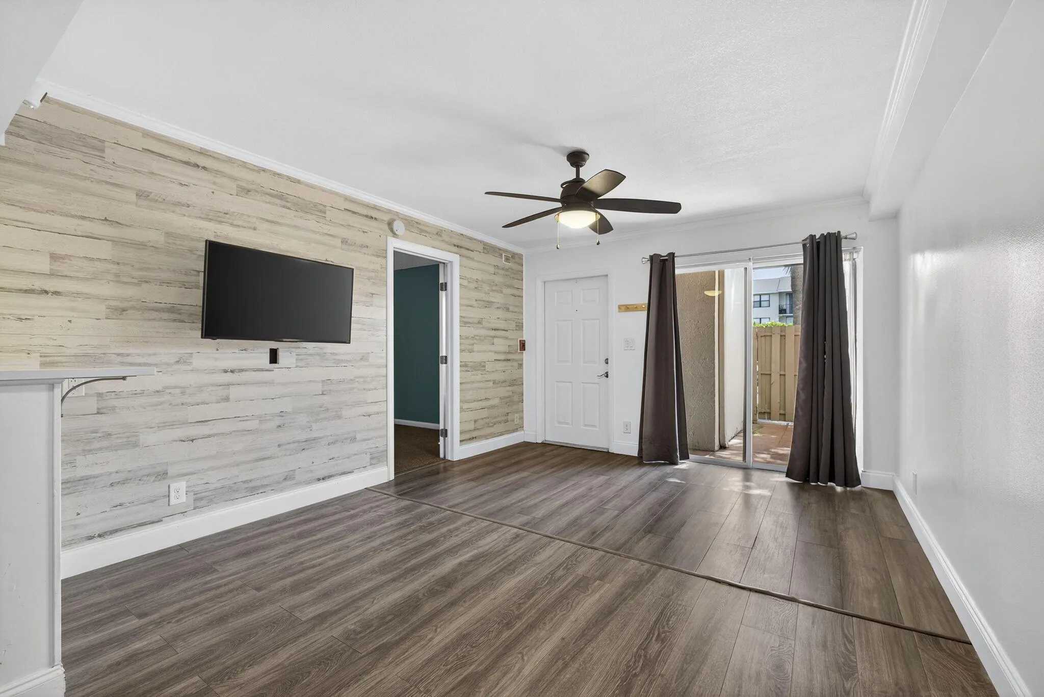 612 Executive Center Drive, #3107
