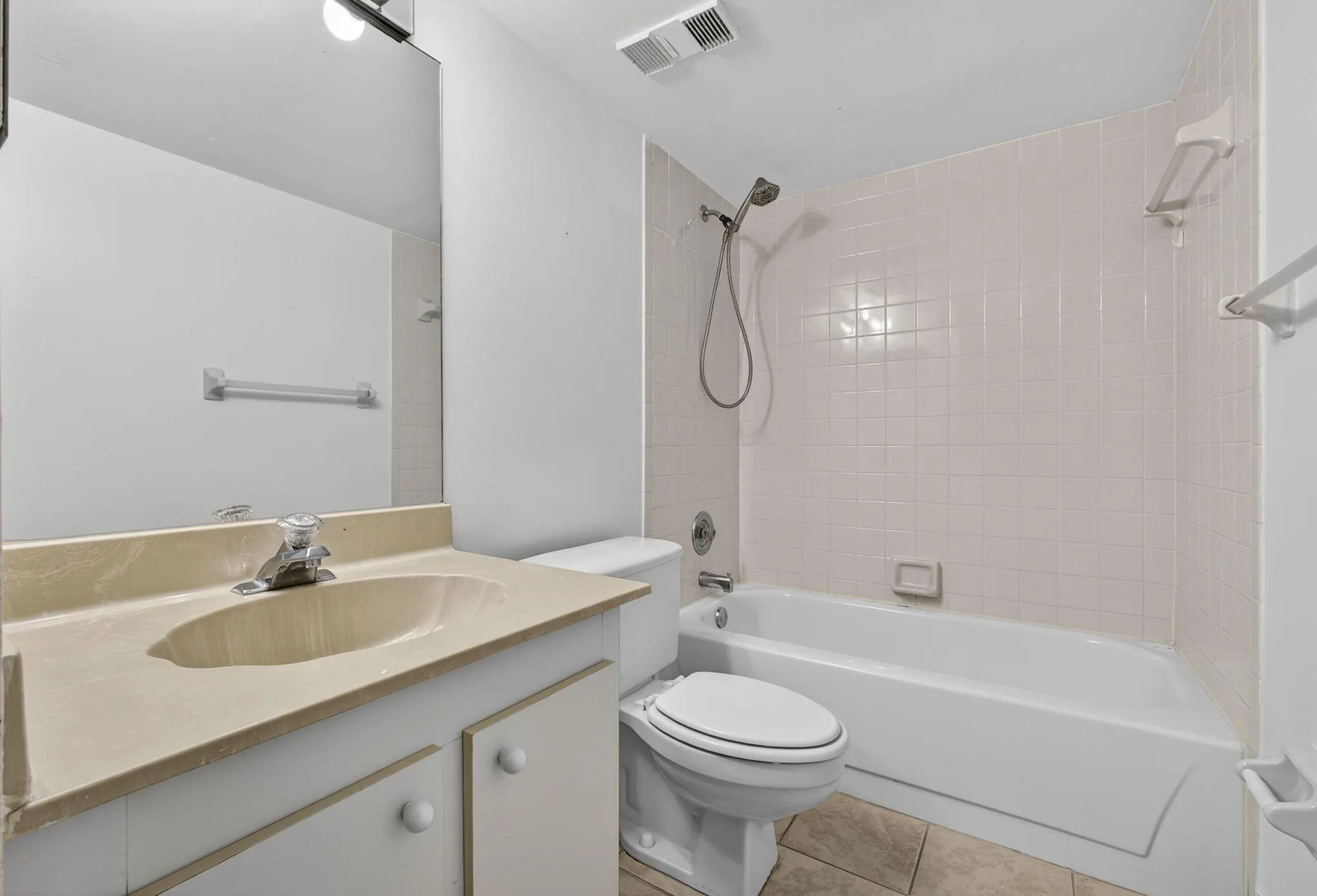 612 Executive Center Drive, #3107