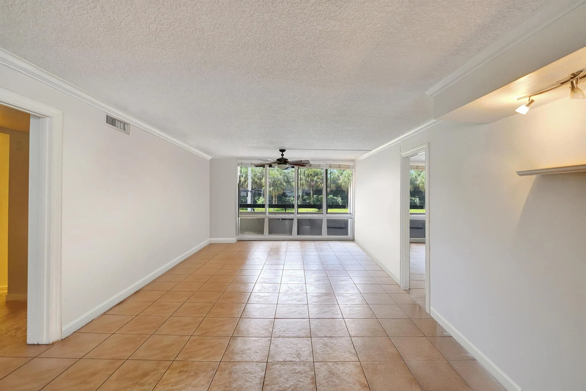 1401 S Federal Highway, #102