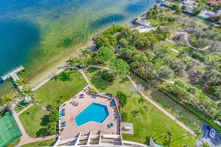 5200 N Flagler Drive, #2301