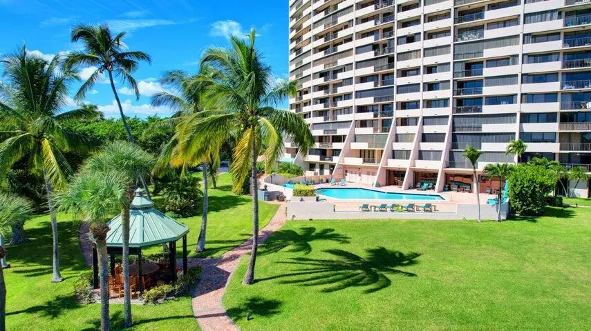5200 N Flagler Drive, #2301