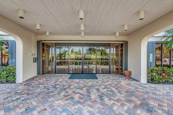 5200 N Flagler Drive, #2301