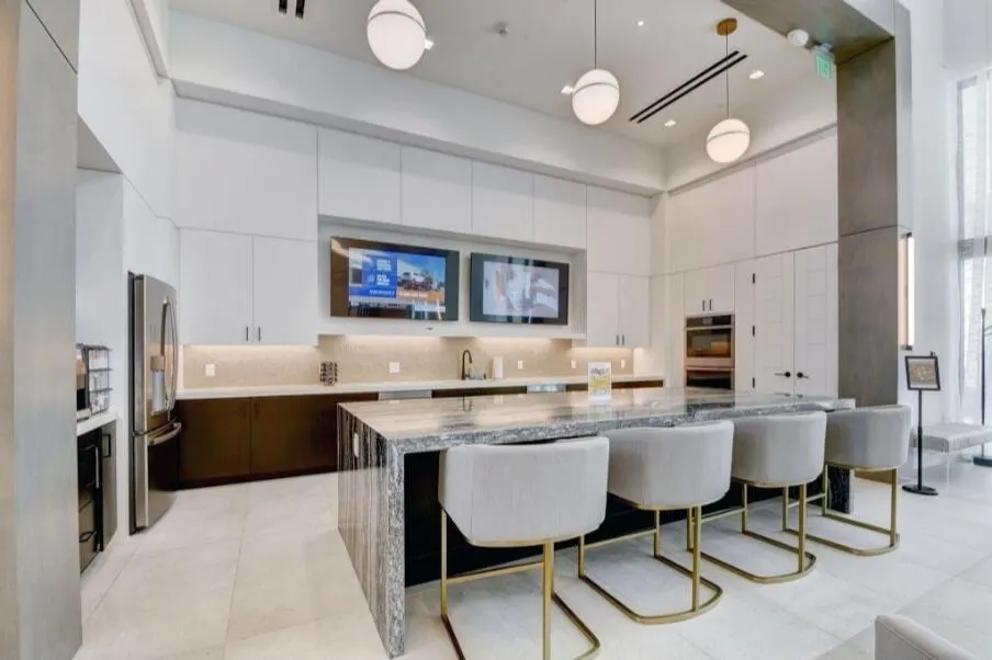 5243 Rivo Alto Circle