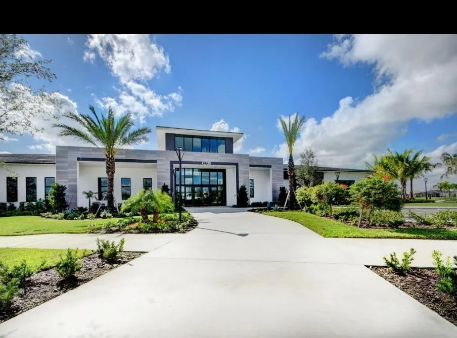5243 Rivo Alto Circle