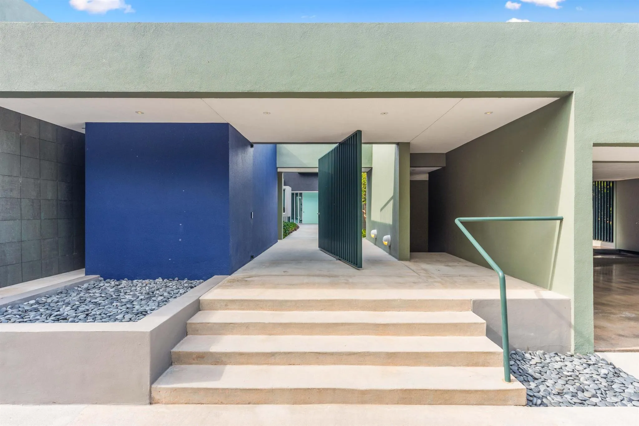 1924 NW Shore Terrace