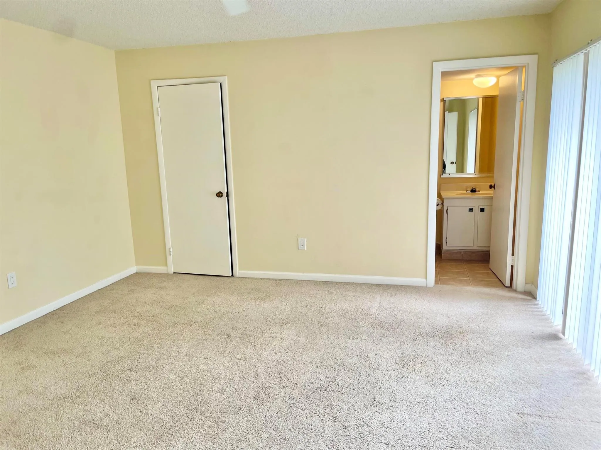 825 Center Street, #7c