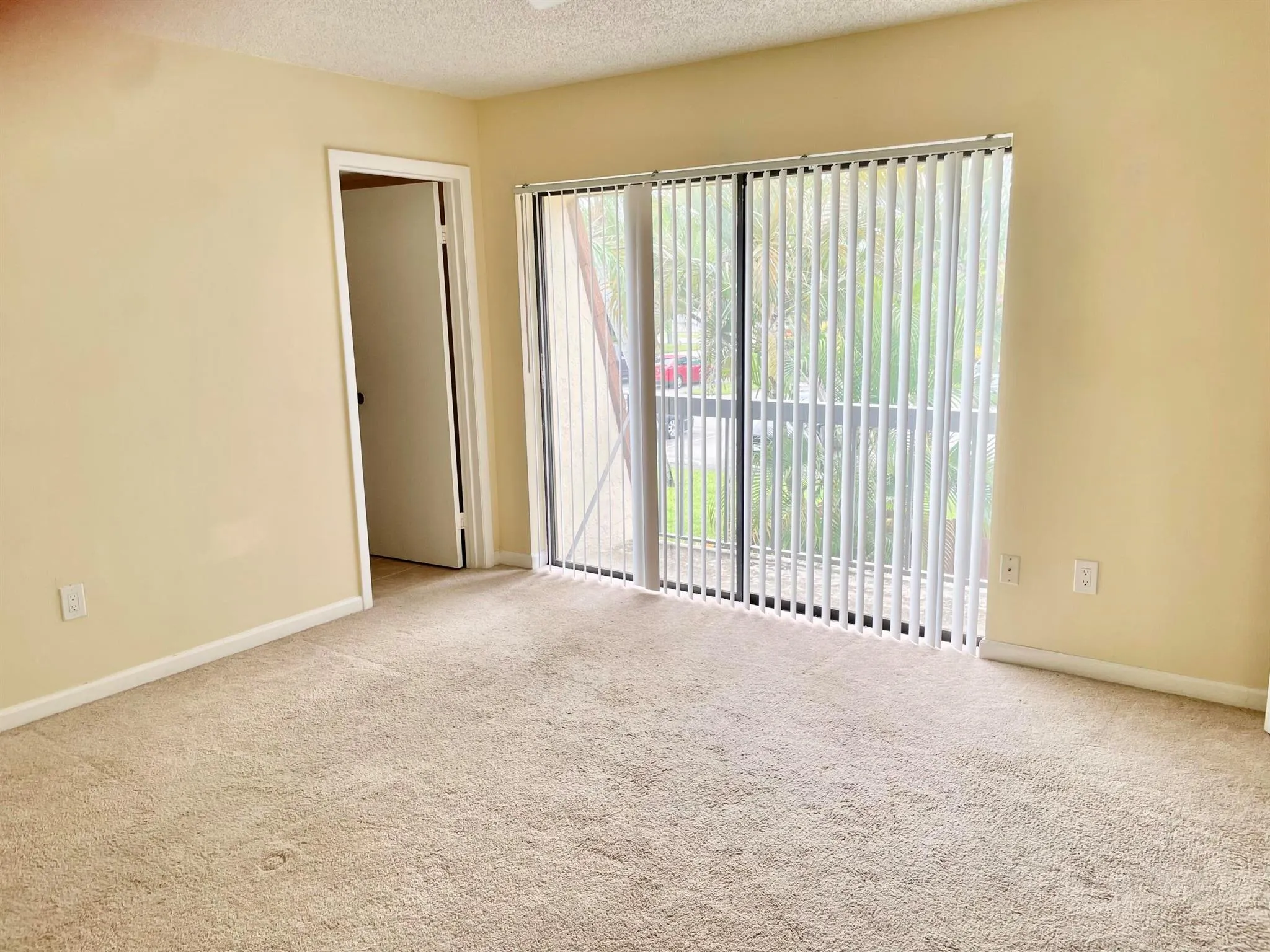 825 Center Street, #7c