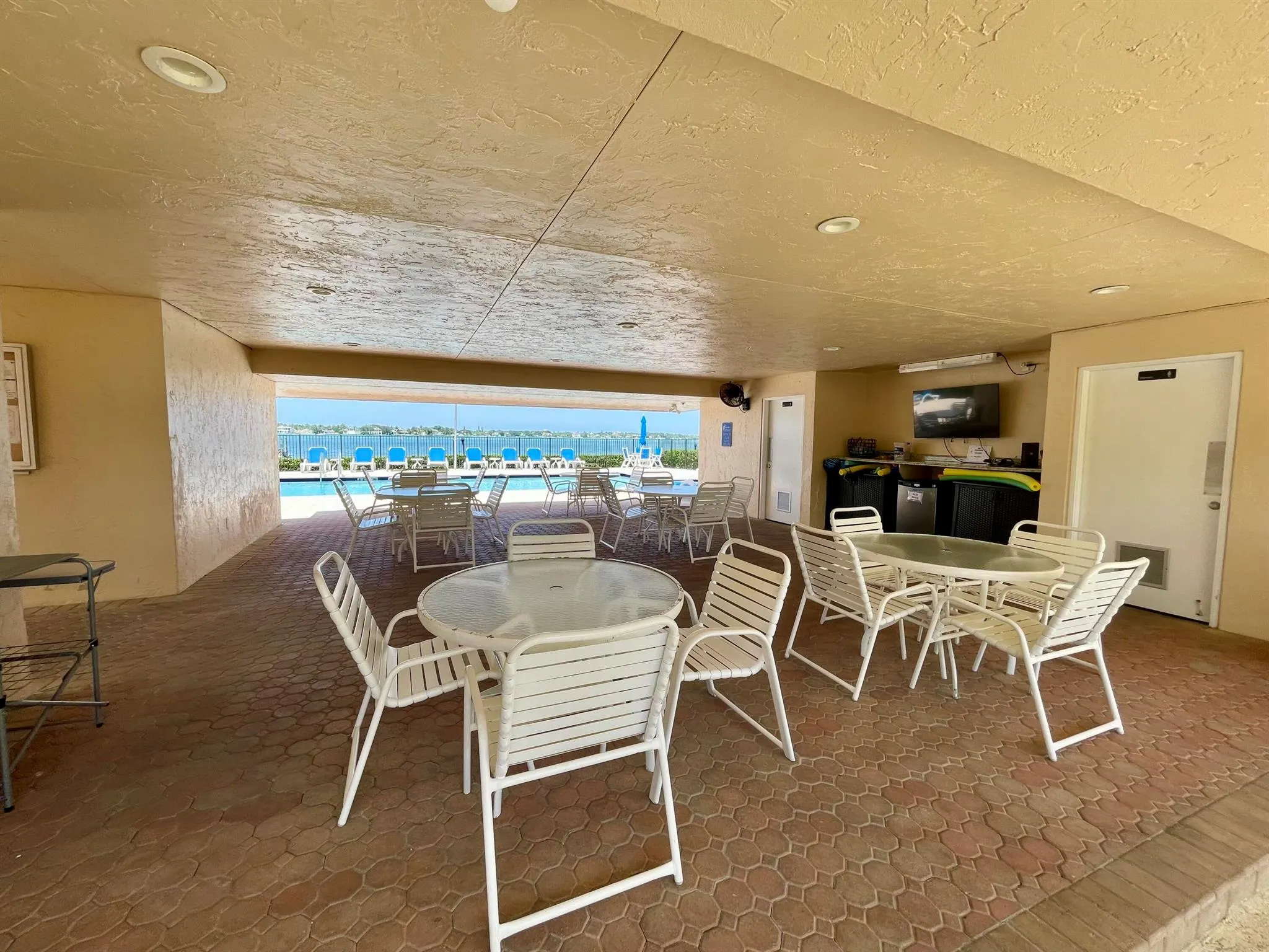 825 Center Street, #7c